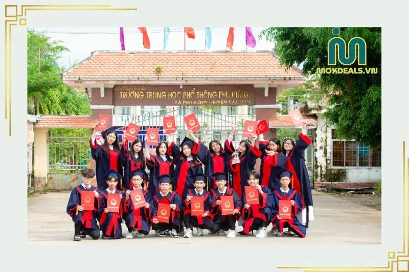 Trường THPT Phú Hưng